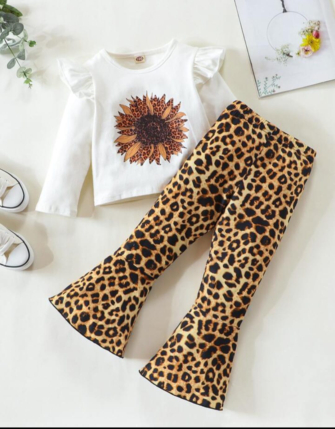 2-Piece Sunflower and Leopard Print Outfit