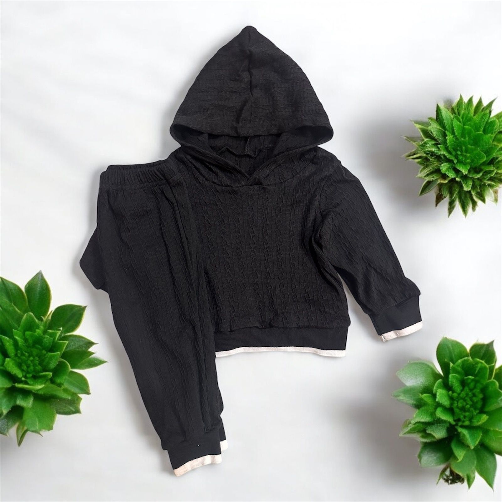 2-Piece Black Hooded Two-Piece Set for Kids