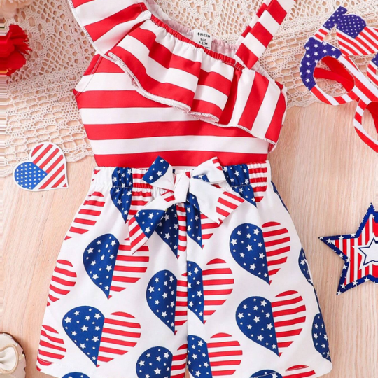 2-Piece Patriotic Striped and Heart-Patterned Outfit